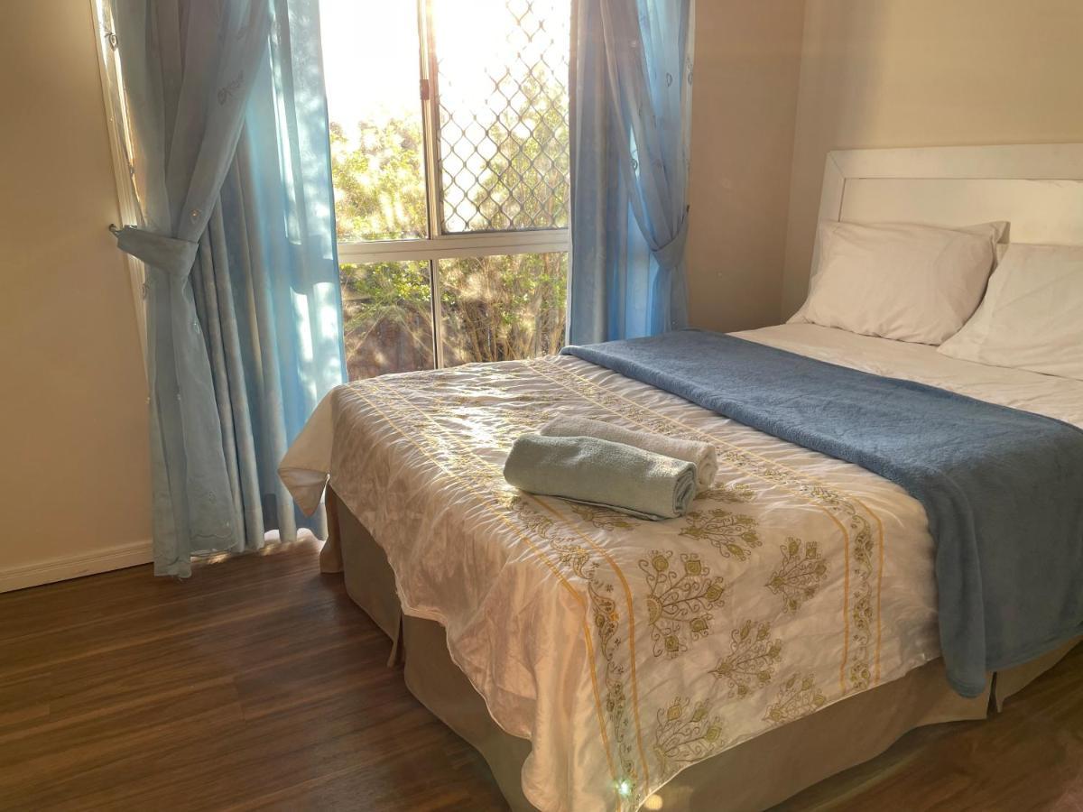 Theme Parks Amituofo Homestay Gold Coast Luaran gambar
