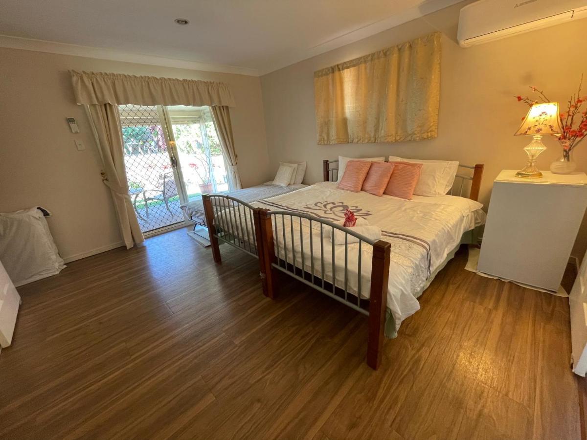 Theme Parks Amituofo Homestay Gold Coast Luaran gambar