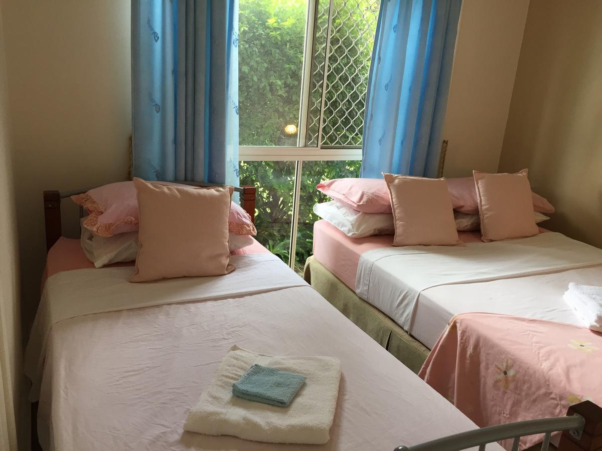 Theme Parks Amituofo Homestay Gold Coast Luaran gambar